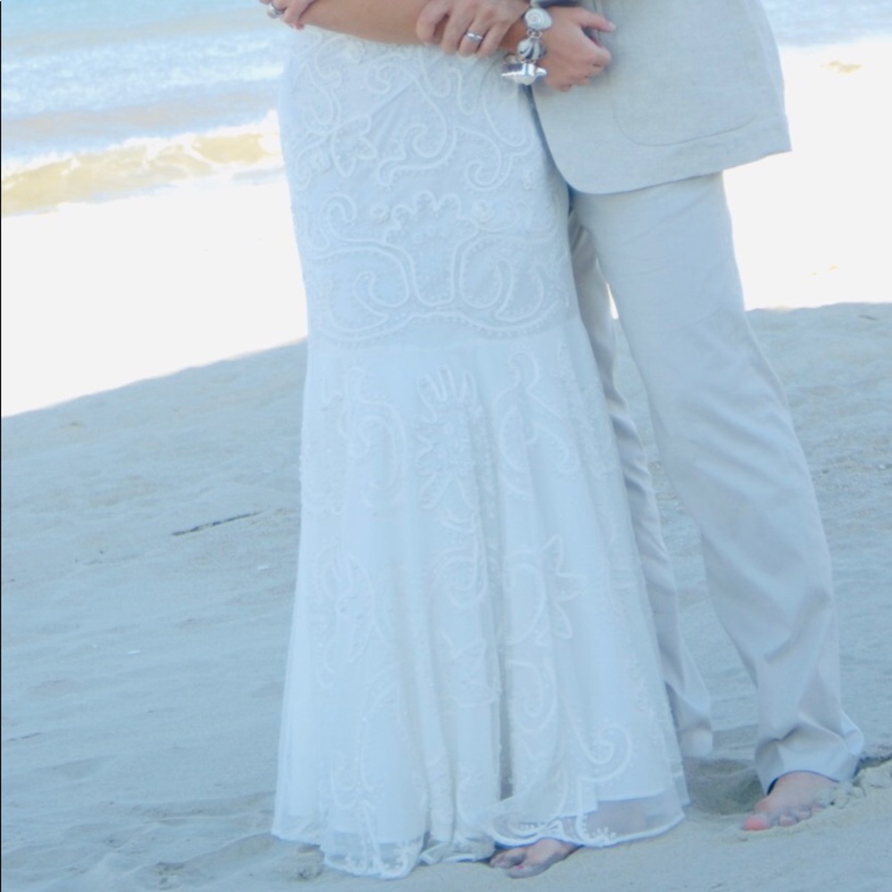 Sue Wong Embellished Ivory Gown - Picture 4 of 6